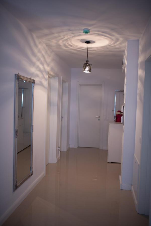 Apartament Denissia Oradea Eksteriør billede